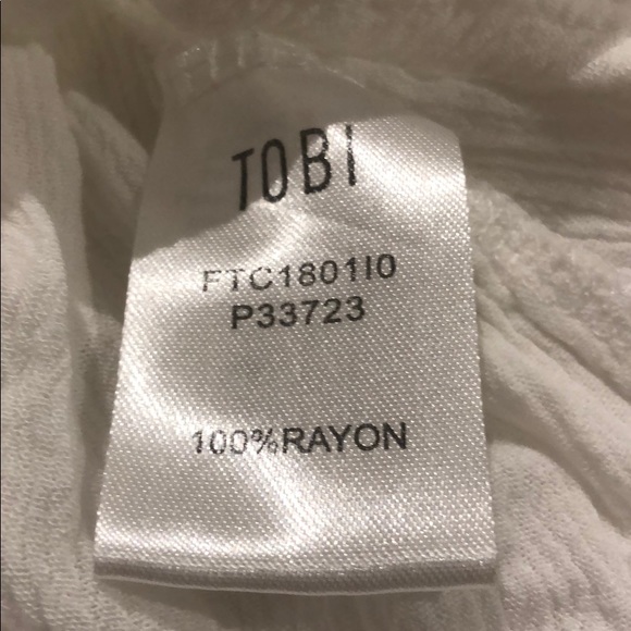 HOST PICK Tobi White Off The Shoulder Crop Top - Picture 4 of 4